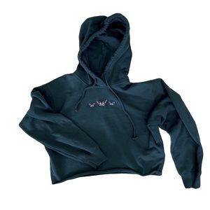 Hollister women’s size small green crop top with embroidered butterflies